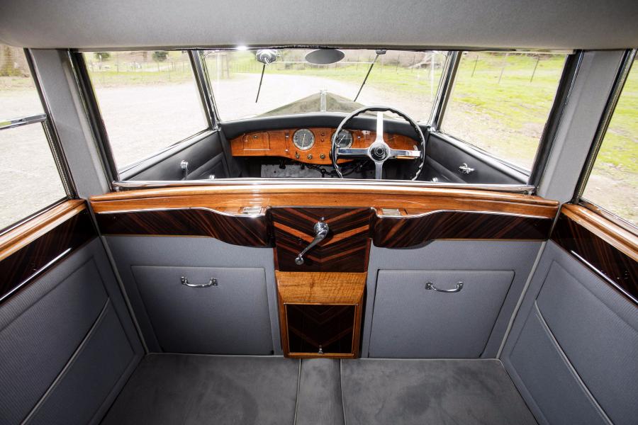 Интерьер Delage D8 100 Coupe Chauffeur par Franay 1936 года  (фото 11 из 20)